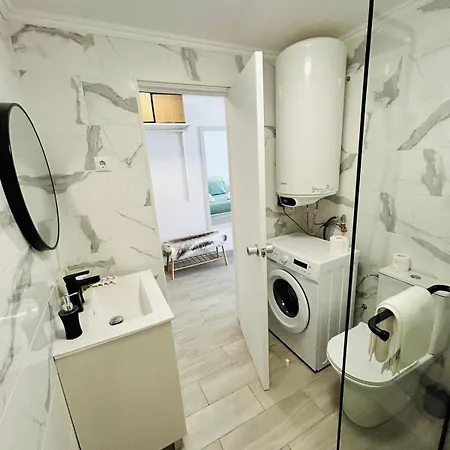 شقة Well Located Flat At Oura البوفيرا